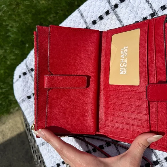 Michael Kors Large Leather 3-in-1 Tote Set + Wallet - Picture 10 of 12